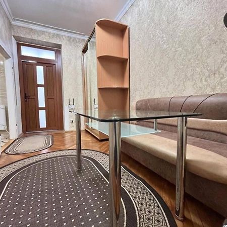 Центр, Біля Медичного Університету, Вулиця Личаківська Lviv Extérieur photo