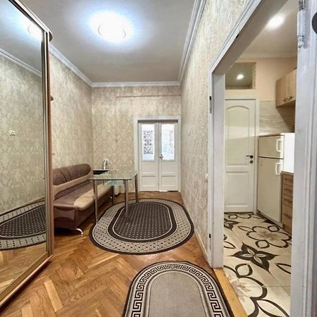 Центр, Біля Медичного Університету, Вулиця Личаківська Lviv Extérieur photo