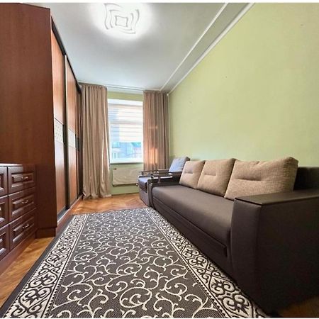 Центр, Біля Медичного Університету, Вулиця Личаківська Lviv Extérieur photo